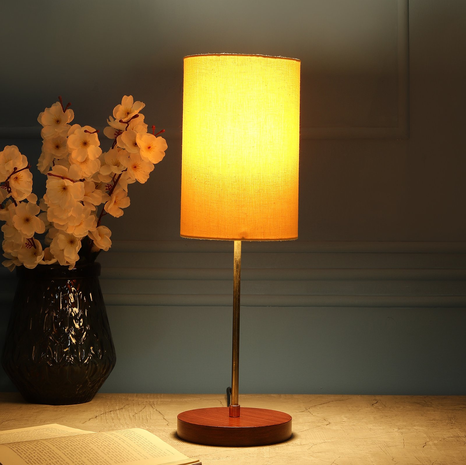 Elegant Table Lamp Suitable For Bedroom Office And Living Room, Pack Of 1(Complete Set)