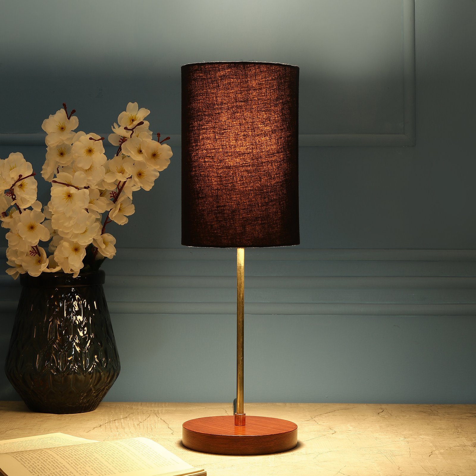 Elegant Table Lamp Suitable For Bedroom Office And Living Room, Pack Of 1(Complete Set)