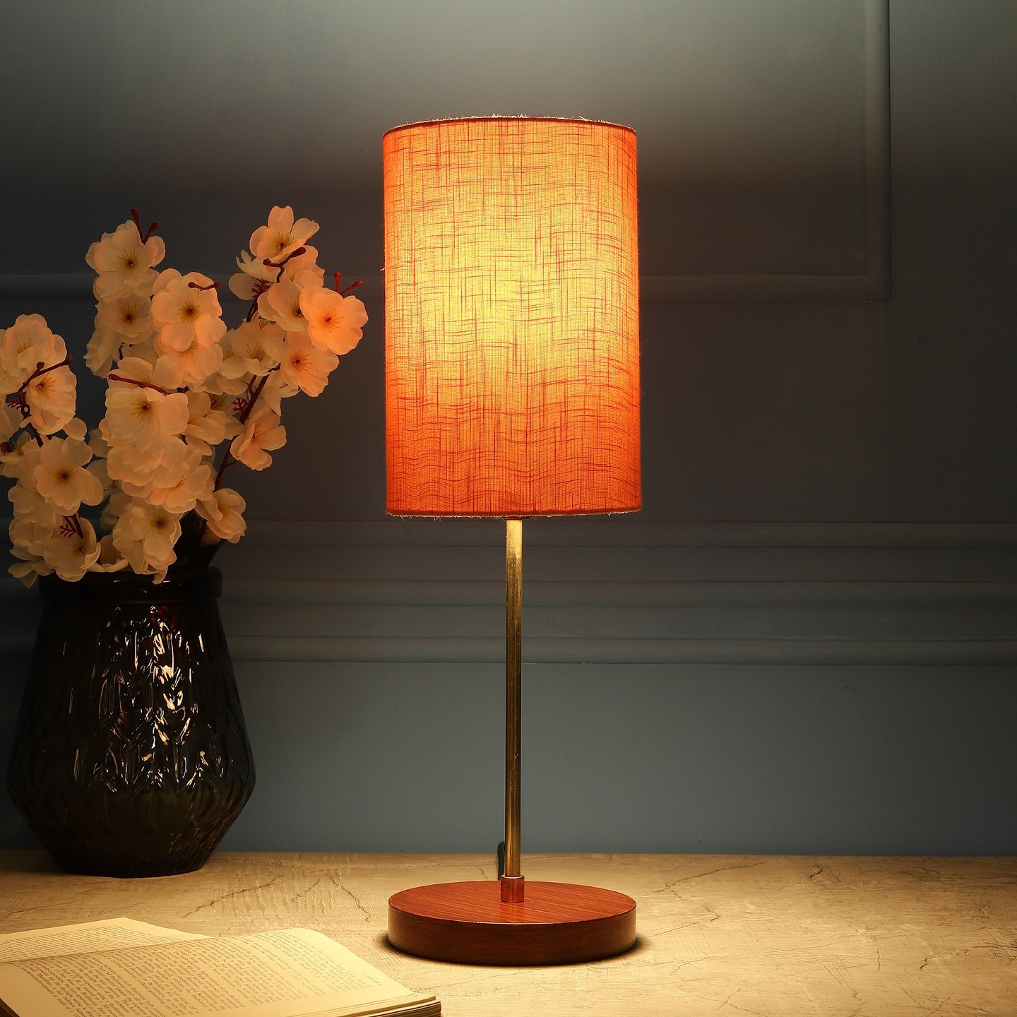Elegant Table Lamp Suitable For Bedroom Office And Living Room, Pack Of 1(Complete Set)