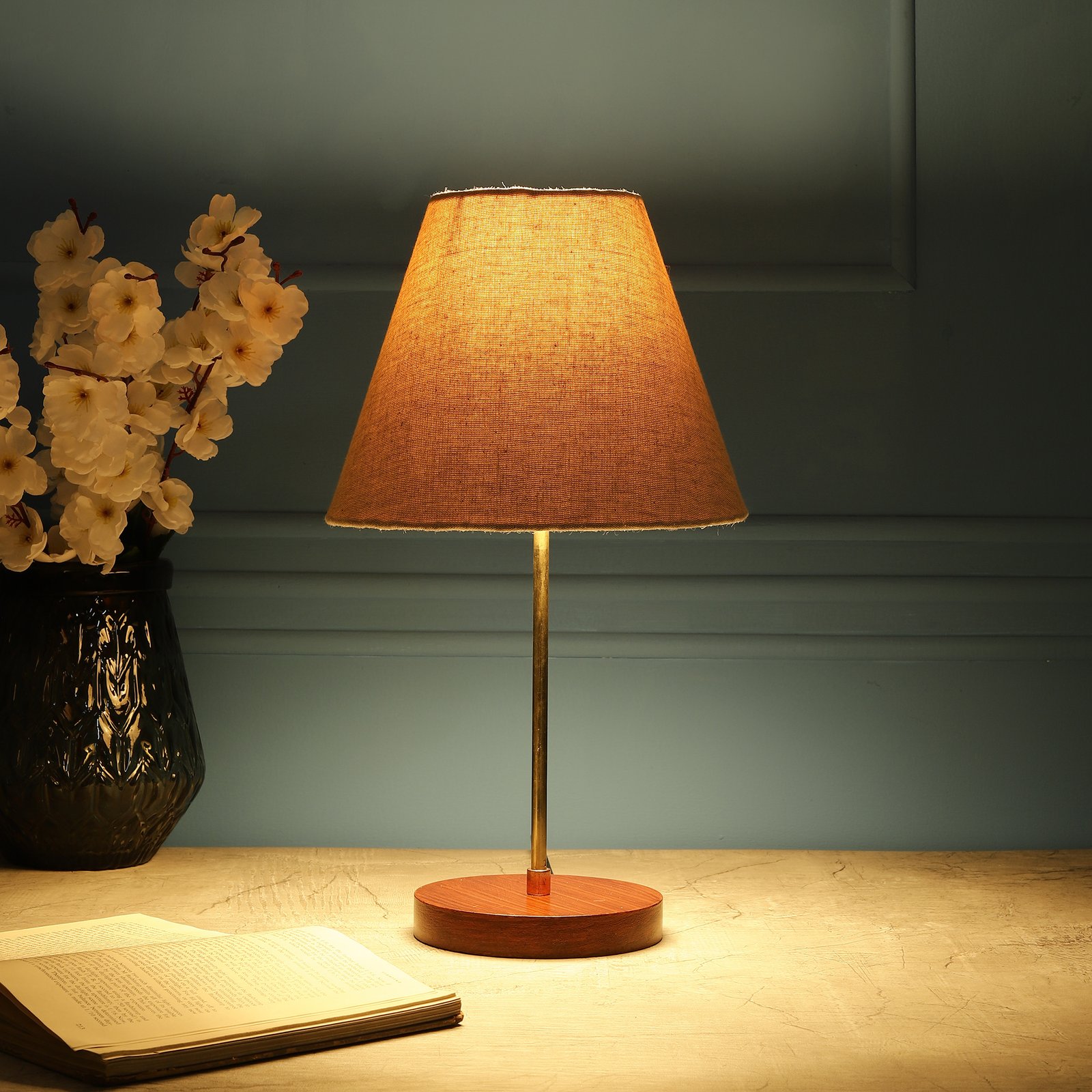 Elegant Table Lamp Suitable For Bedroom Office And Living Room, Pack Of 1(Complete Set)