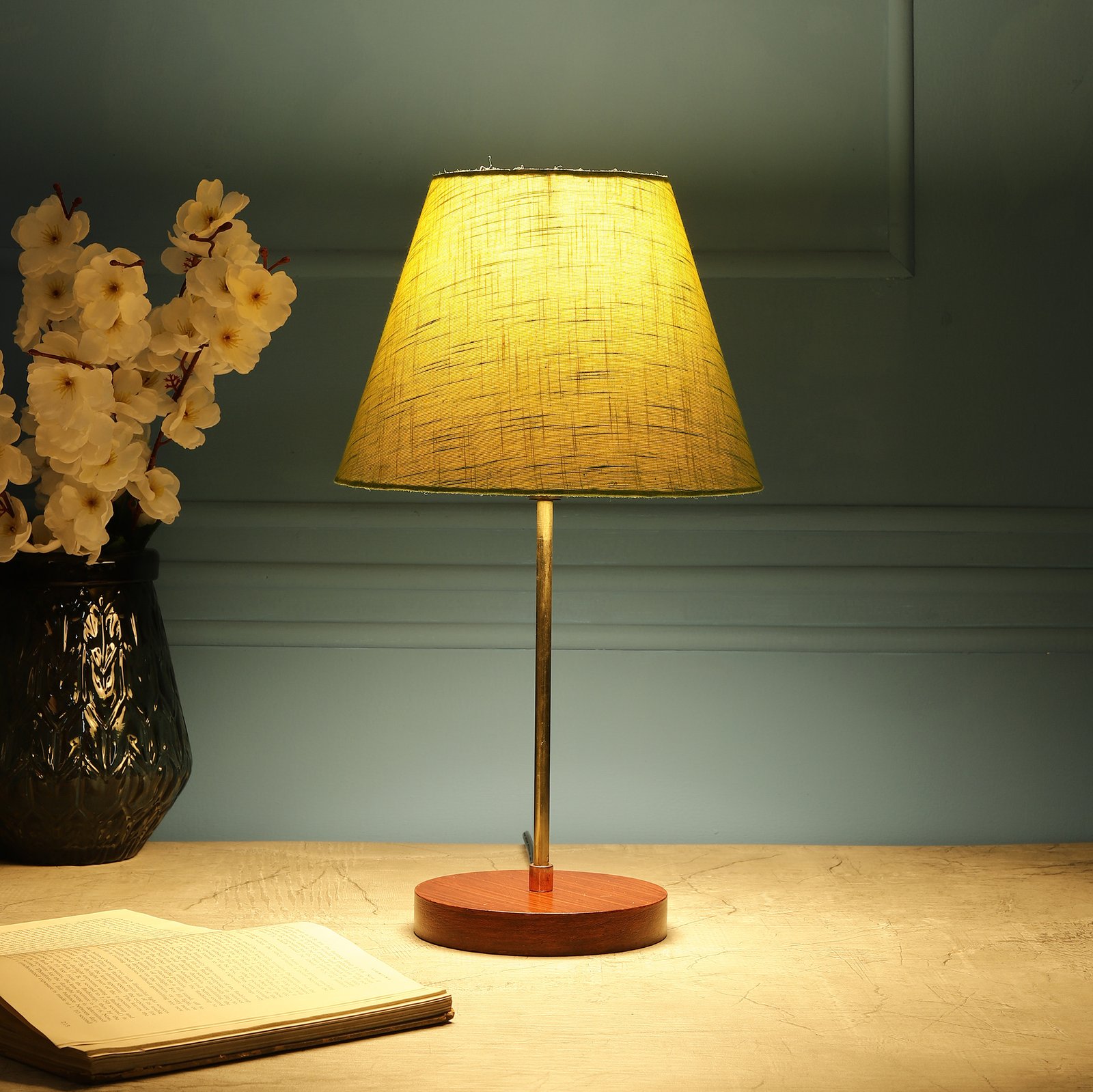 Elegant Table Lamp Suitable For Bedroom Office And Living Room, Pack Of 1(Complete Set)