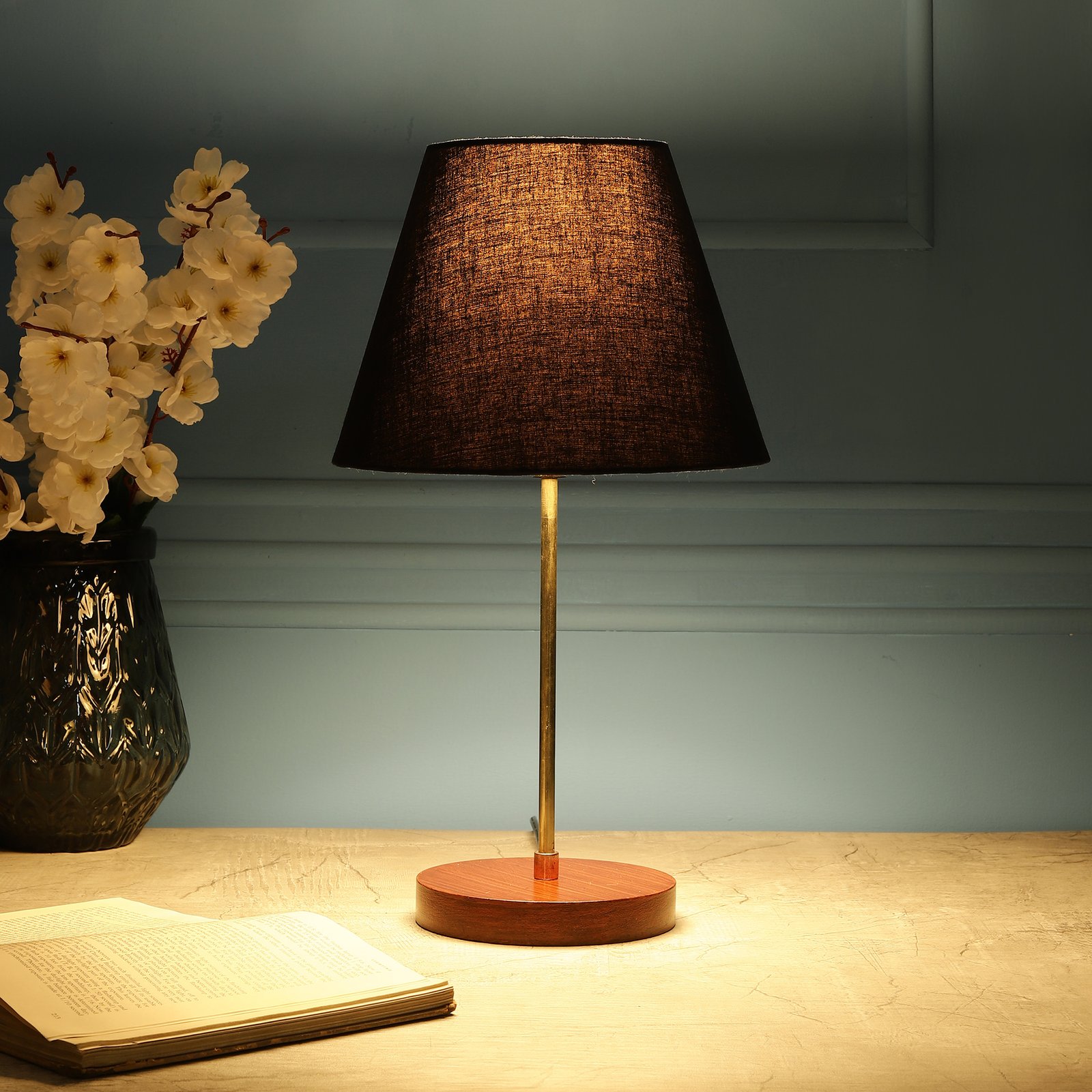 Elegant Table Lamp Suitable For Bedroom Office And Living Room, Pack Of 1(Complete Set)