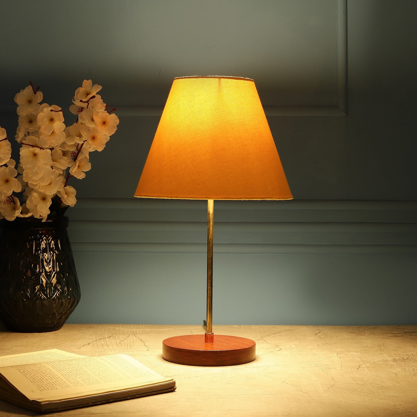 Elegant Table Lamp Suitable For Bedroom Office And Living Room, Pack Of 1(Complete Set)