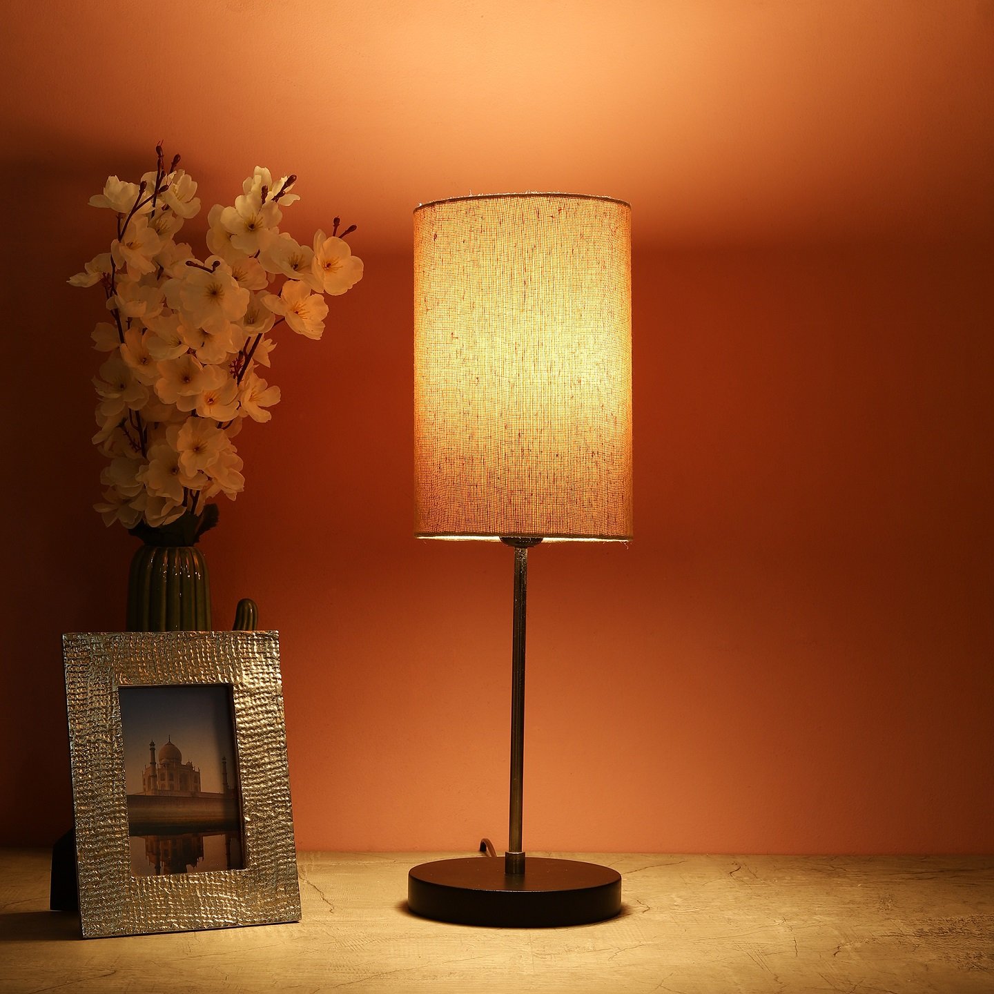 Silver Metal Table Lamp Suitable For Bedroom Office And Living Room, Pack Of 1(Complete Set)
