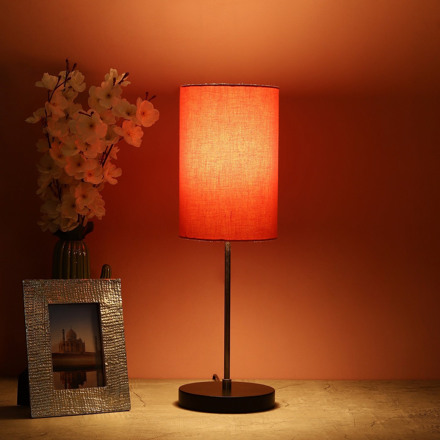 Silver Metal Table Lamp Suitable For Bedroom Office And Living Room, Pack Of 1(Complete Set)