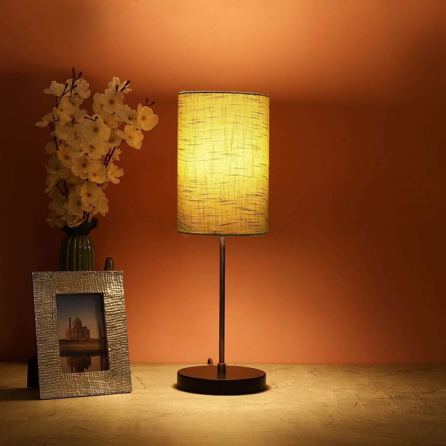 Silver Metal Table Lamp Suitable For Bedroom Office And Living Room, Pack Of 1(Complete Set)