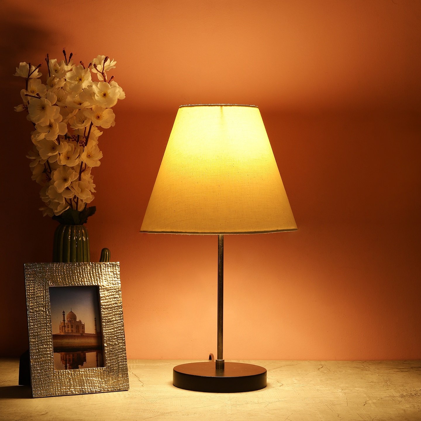 Silver Metal Table Lamp Suitable For Bedroom Office And Living Room, Pack Of 1(Complete Set)