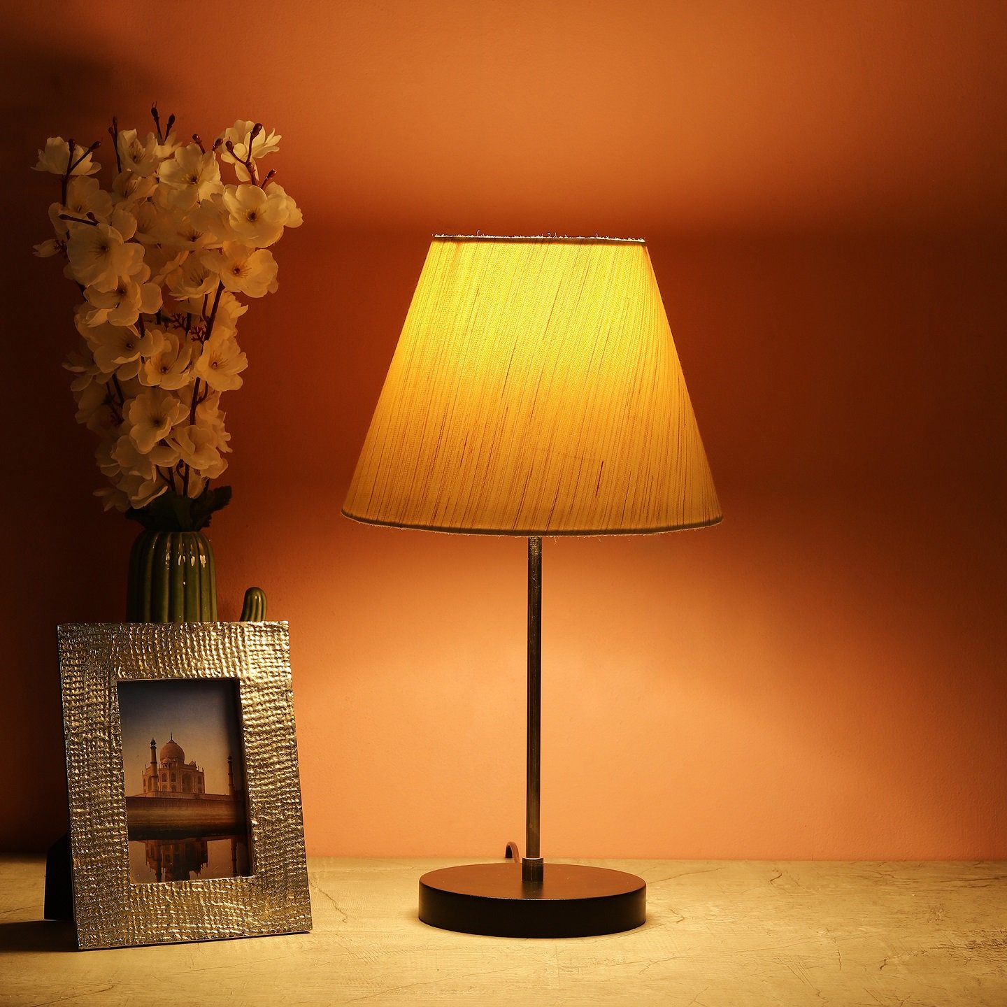 Silver Metal Table Lamp Suitable For Bedroom Office And Living Room, Pack Of 1(Complete Set)