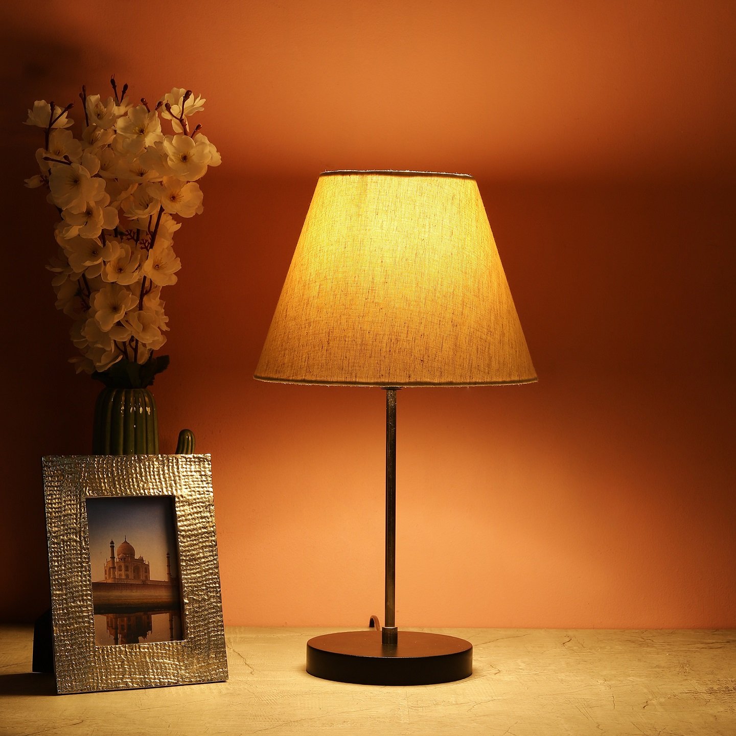 Silver Metal Table Lamp Suitable For Bedroom Office And Living Room, Pack Of 1(Complete Set)