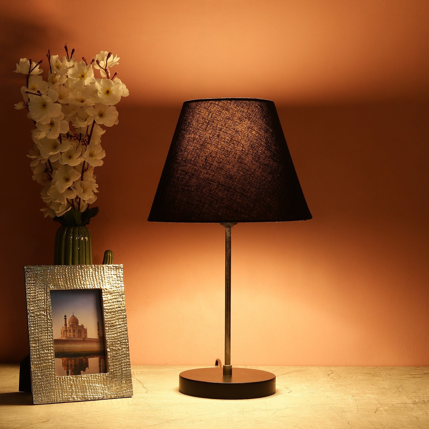 Silver Metal Table Lamp Suitable For Bedroom Office And Living Room, Pack Of 1(Complete Set)