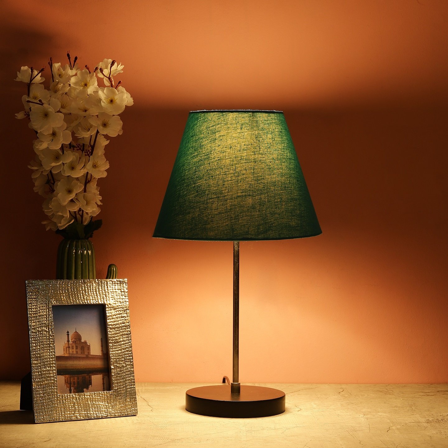 Silver Metal Table Lamp Suitable For Bedroom Office And Living Room, Pack Of 1(Complete Set)