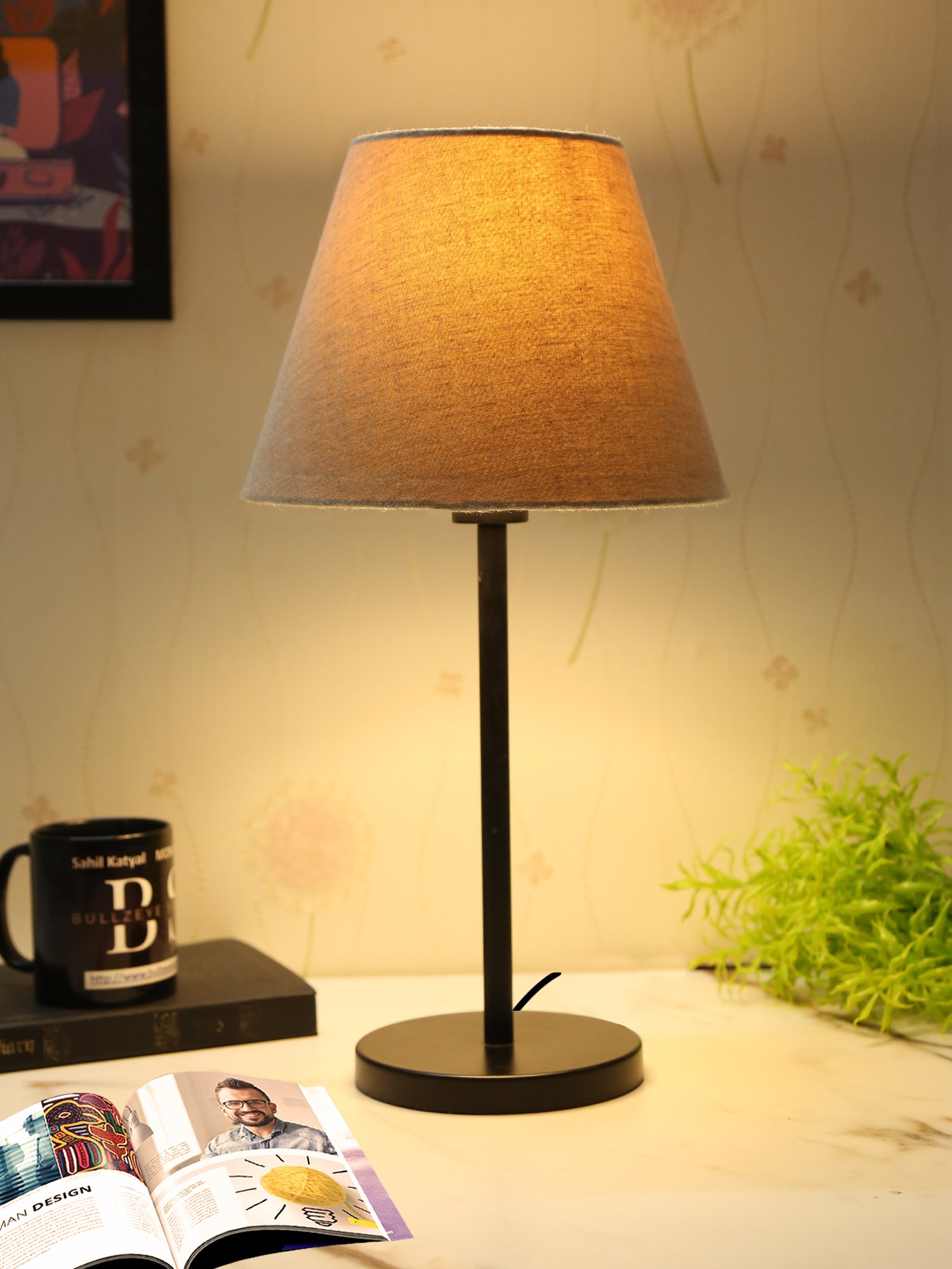 Black Metal Table Lamp Suitable For Bedroom Office And Living Room, Pack Of 1(Complete Set)