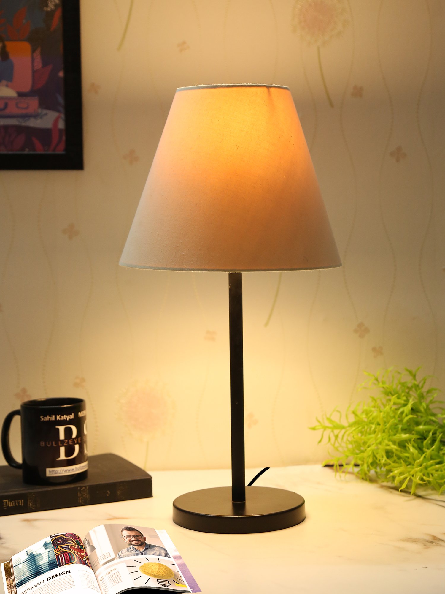 Black Metal Table Lamp Suitable For Bedroom Office And Living Room, Pack Of 1(Complete Set)
