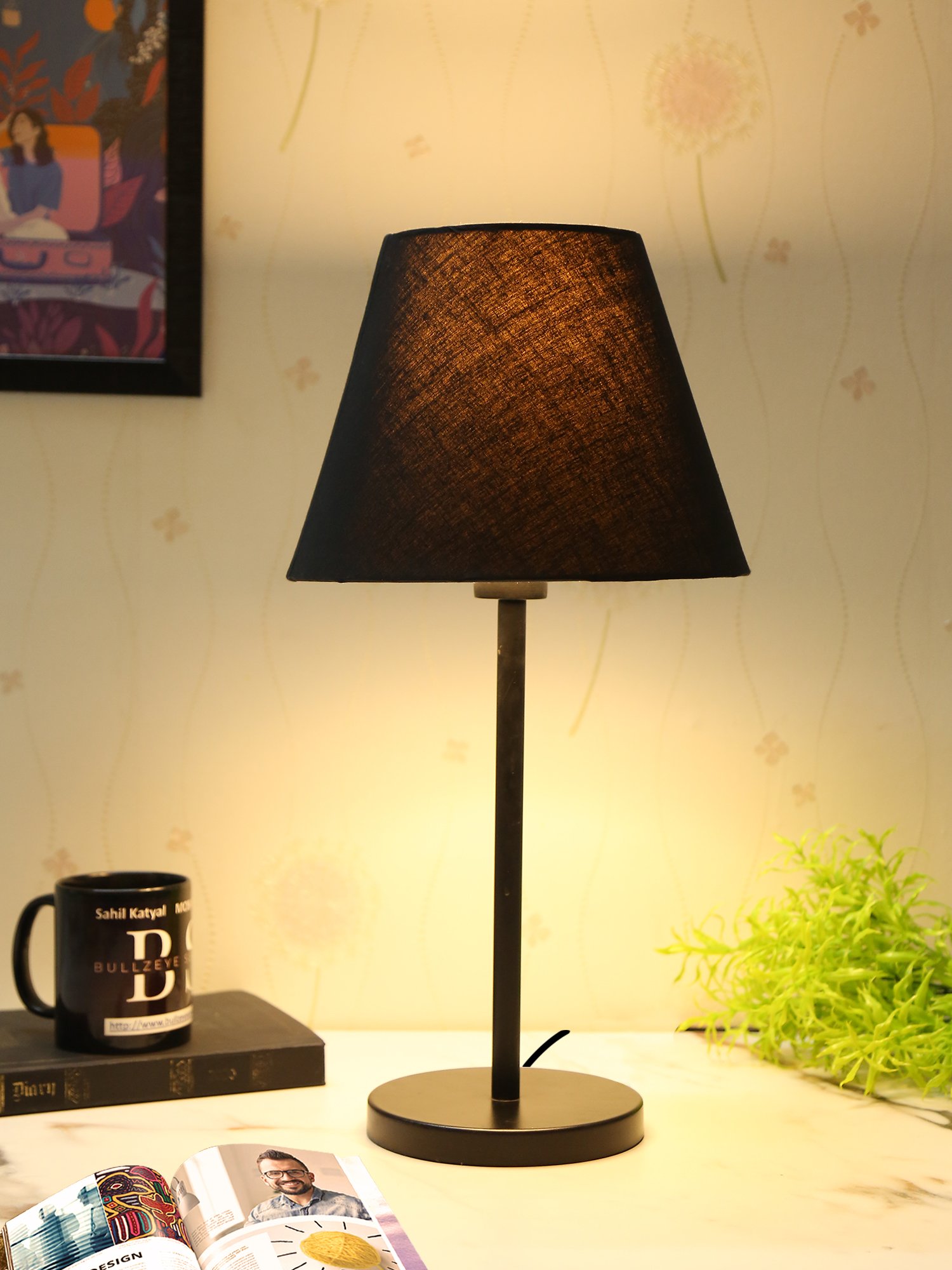 Black Metal Table Lamp Suitable For Bedroom Office And Living Room, Pack Of 1(Complete Set)