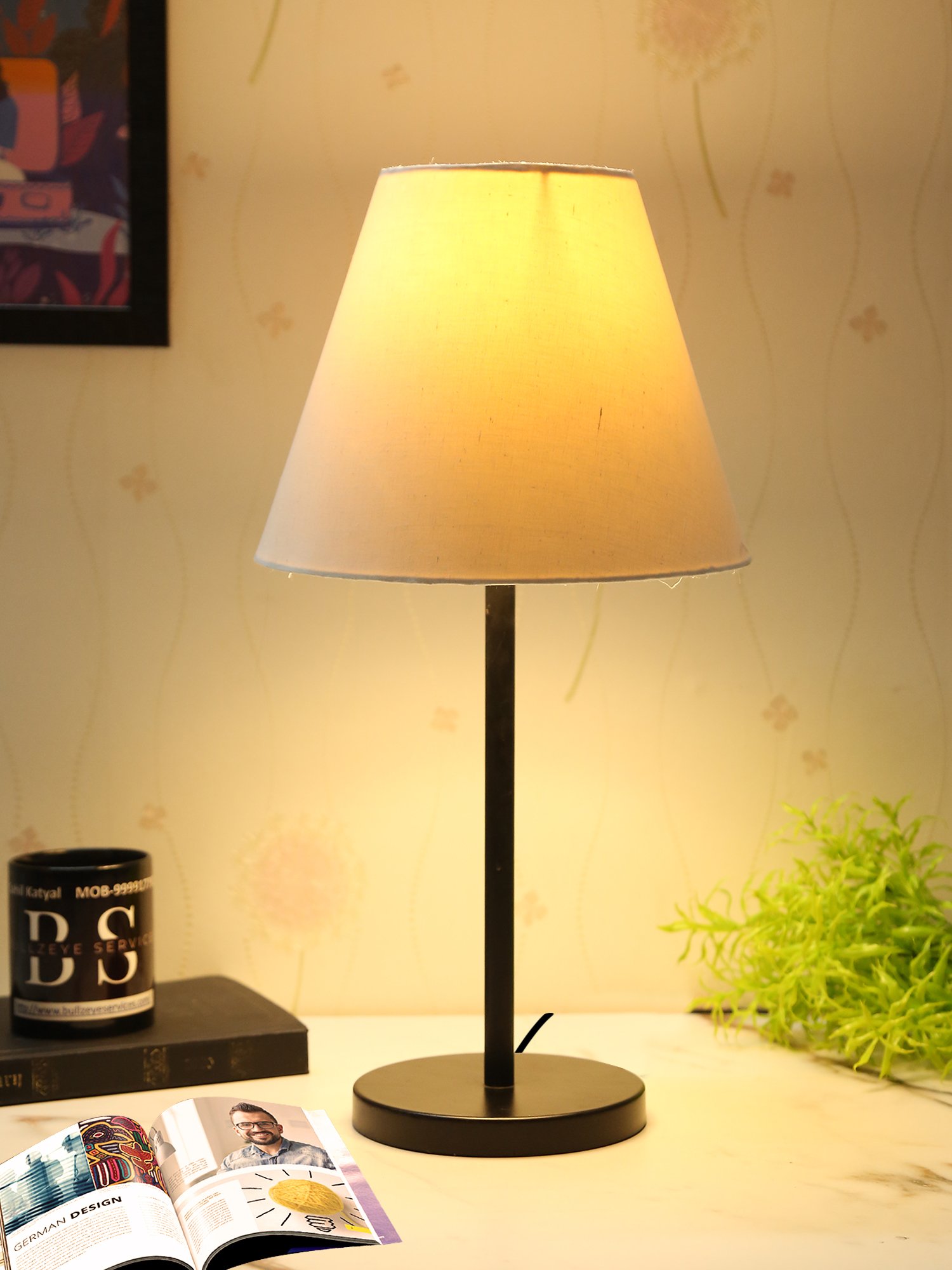 Black Metal Table Lamp Suitable For Bedroom Office And Living Room, Pack Of 1(Complete Set)